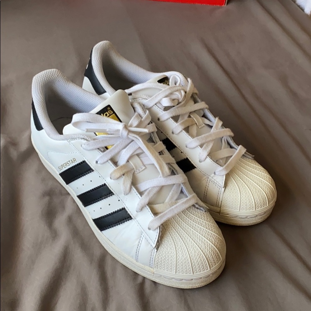 Adidas superstars